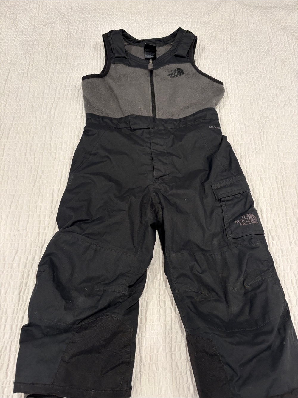 The North Face Black and Gray Kids Bib Snow Pants
Size 3T